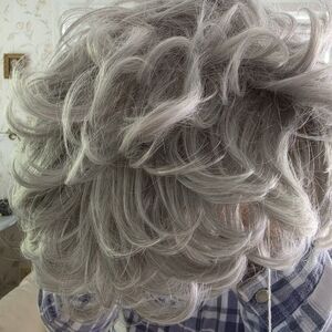 Stylish Short Curly Womens Wig in Ash Gray